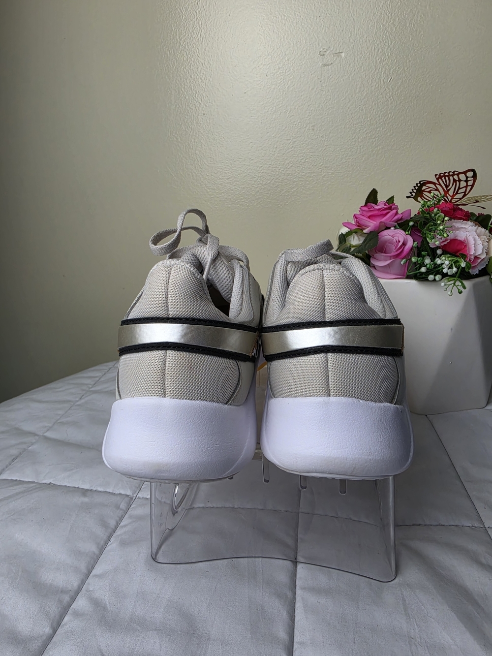 NIKE LEGEND ESSENTIAL LEOPARD Women's Sneakers Size 6 - Picture 4 of 7
